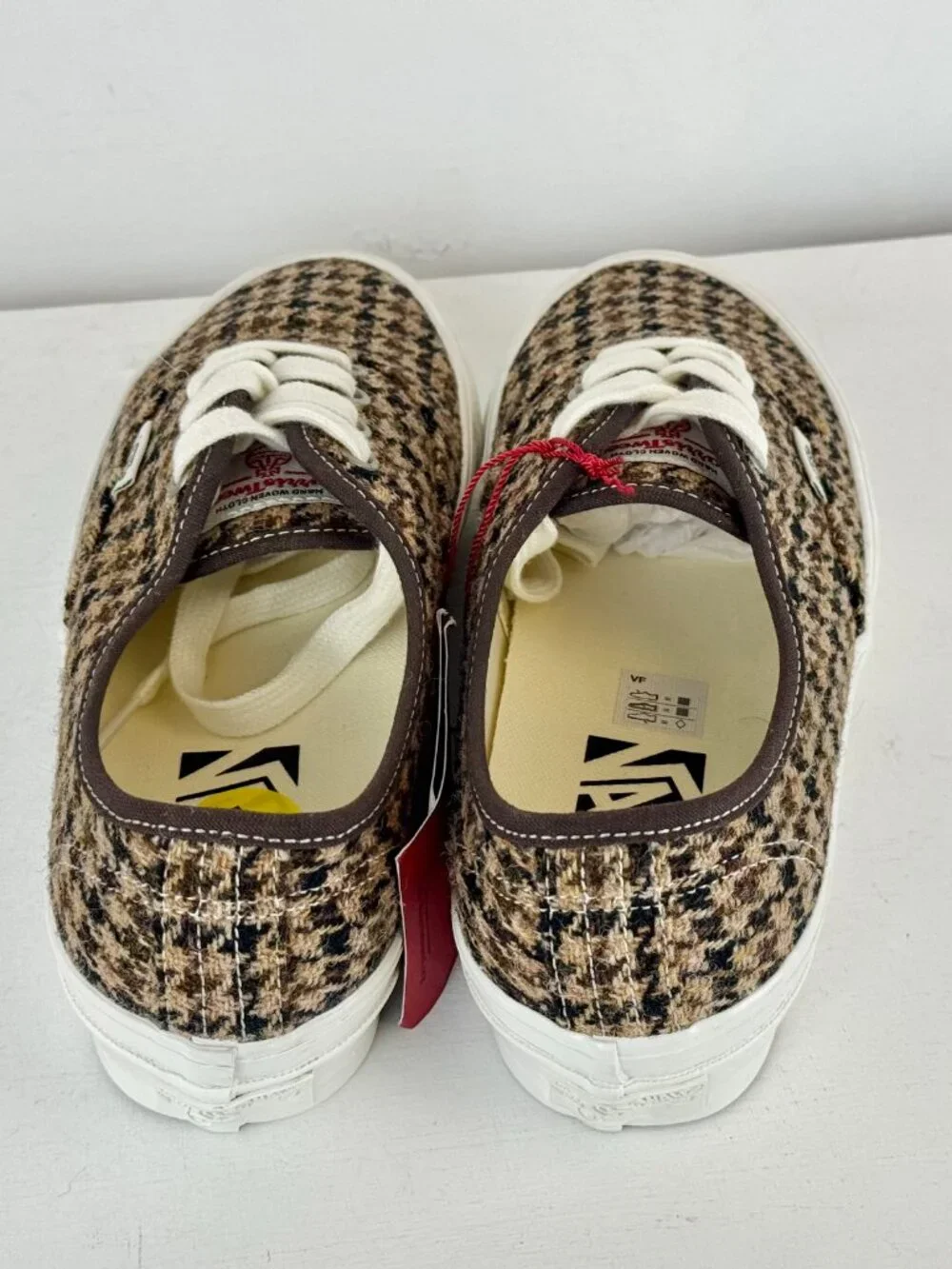 M5 W6.5-VANS Premium Authentic Harris Tweed Sneaker - Brown - 507452